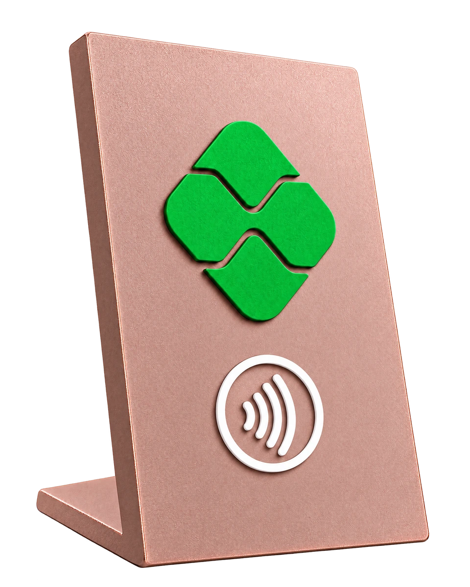 Placa NFC Pix rosa, com símbolo Pix verde e marcação NFC.